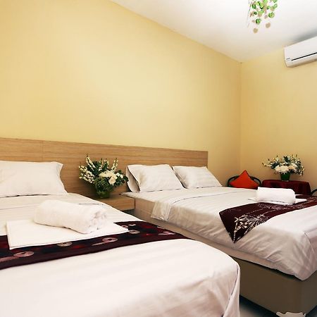 C.Stone Hotel Surabaya Bagian luar foto