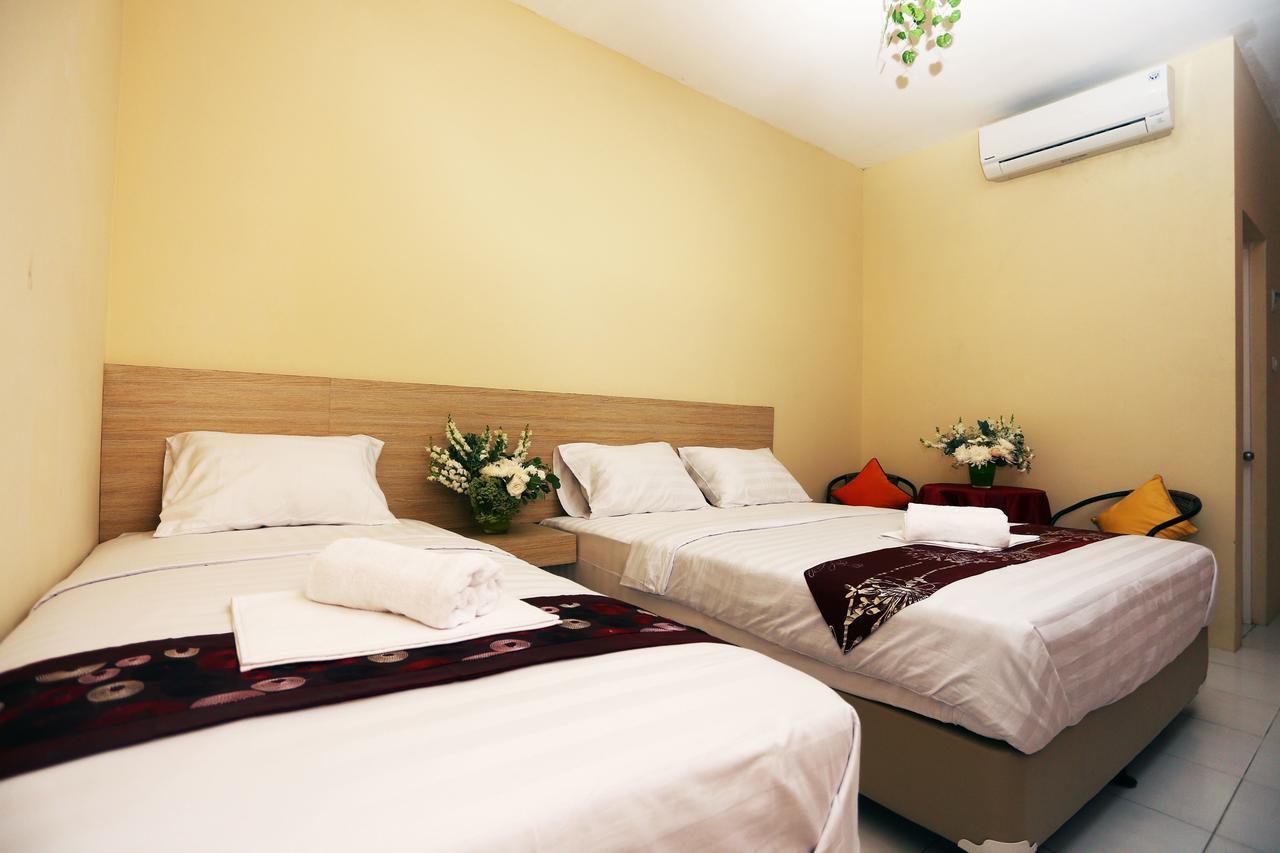 C.Stone Hotel Surabaya Bagian luar foto