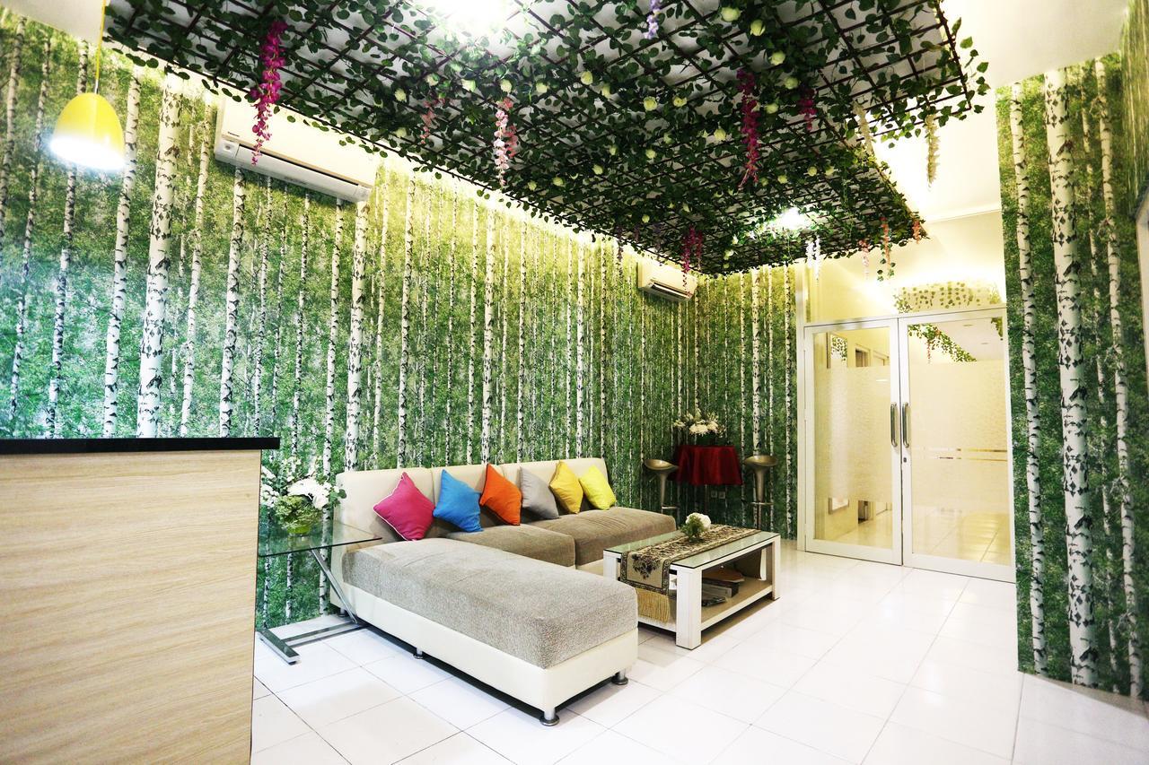 C.Stone Hotel Surabaya Bagian luar foto