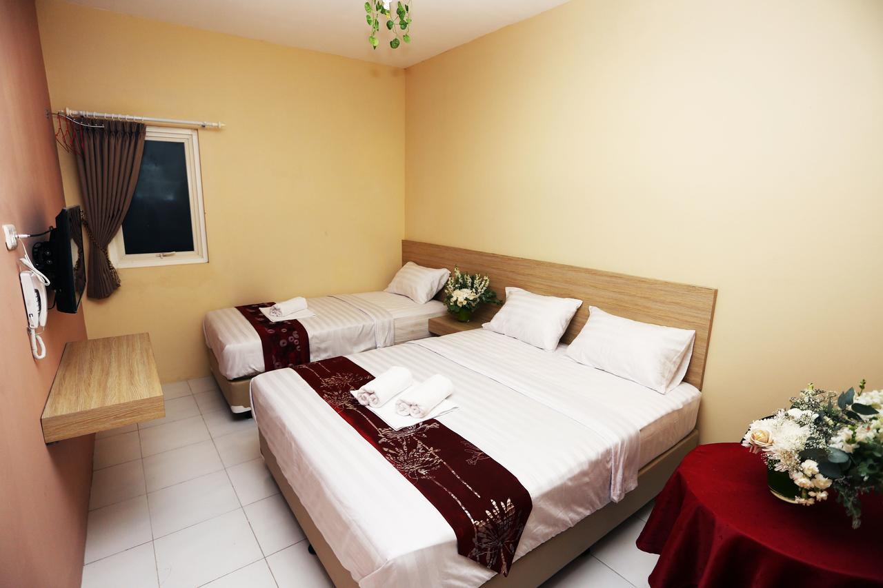 C.Stone Hotel Surabaya Bagian luar foto