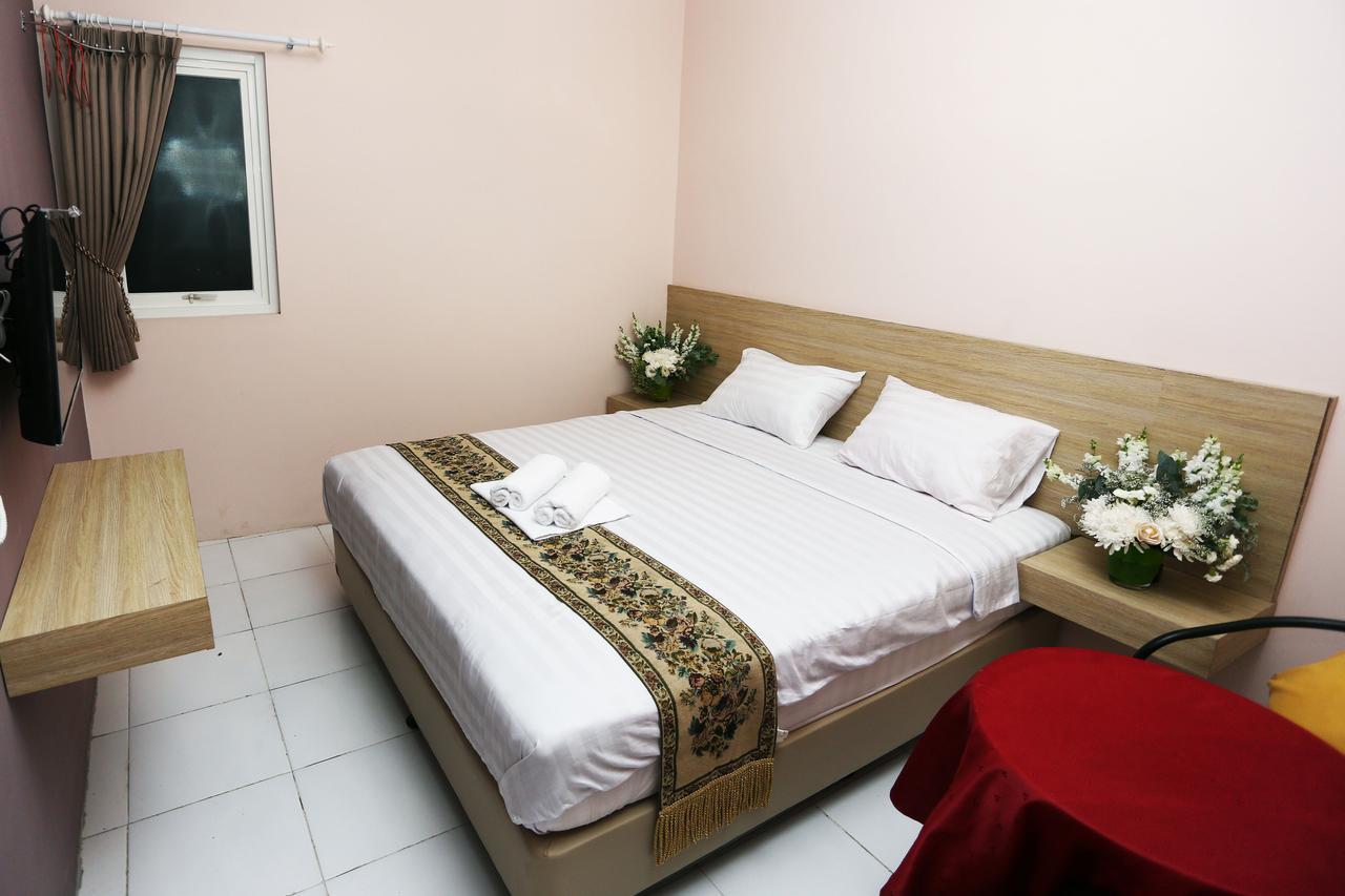 C.Stone Hotel Surabaya Bagian luar foto