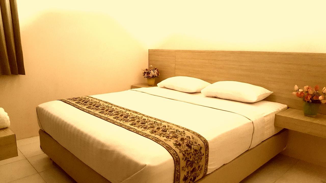 C.Stone Hotel Surabaya Bagian luar foto